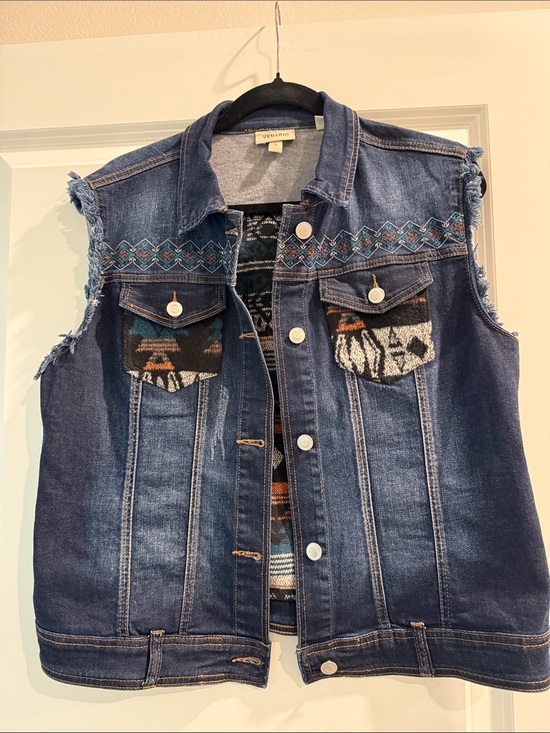 Venario Jackets & Blazers - Venario denim western vest with sz s